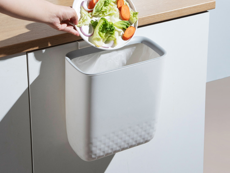Checkered Kitchen Wall-Mounted Trash Can