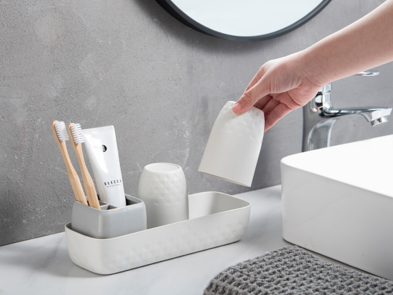 Checkered Desktop Mouthwash Cup Holder